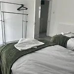 Thrush House Apartment *