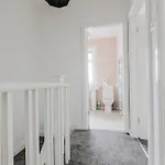 Thrush House Apartment
