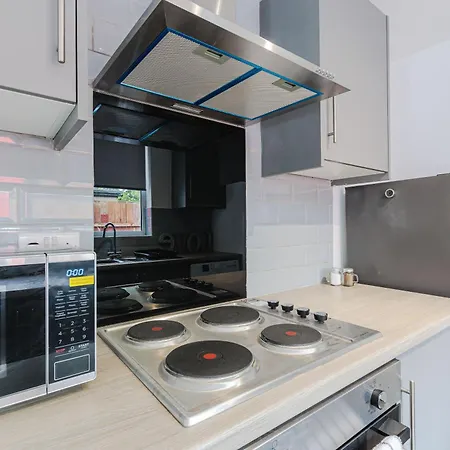 Thrush House Apartment *
