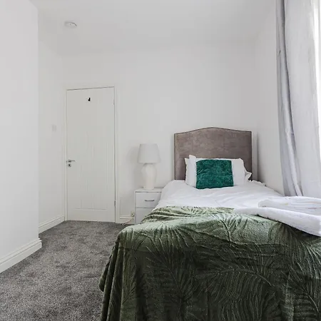 Thrush House 公寓 *